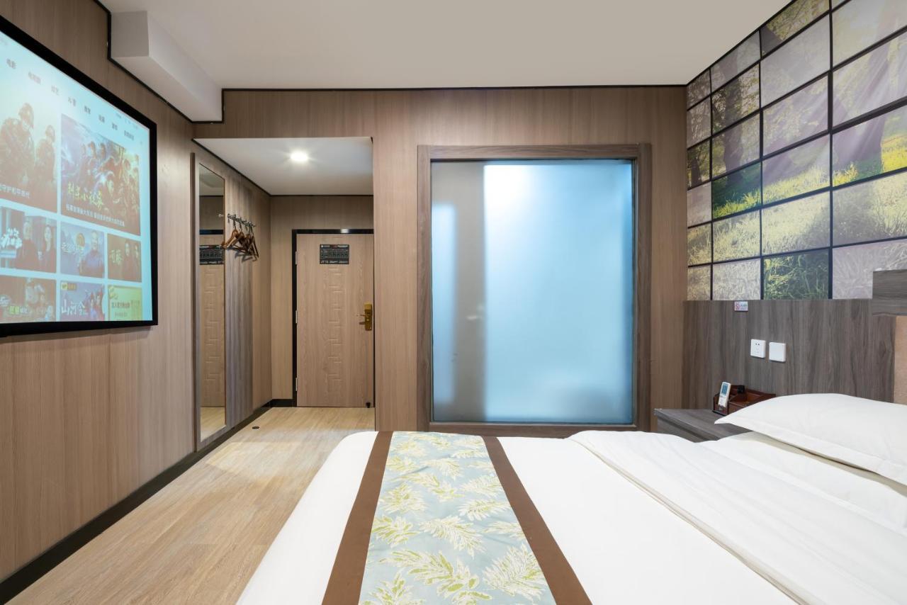 East Sacred Hotel ᴸᴱo---Foreign Accept---Tourism Service English-Speaking 丨 Near Tiananmen Forbidden City丨very Close To Metro Zhangzizhong And Beixinqiao 丨european Foot Ball English丨free Advance Tickets And Laundry Drying Service Coffee Snacks Beijing Exterior foto