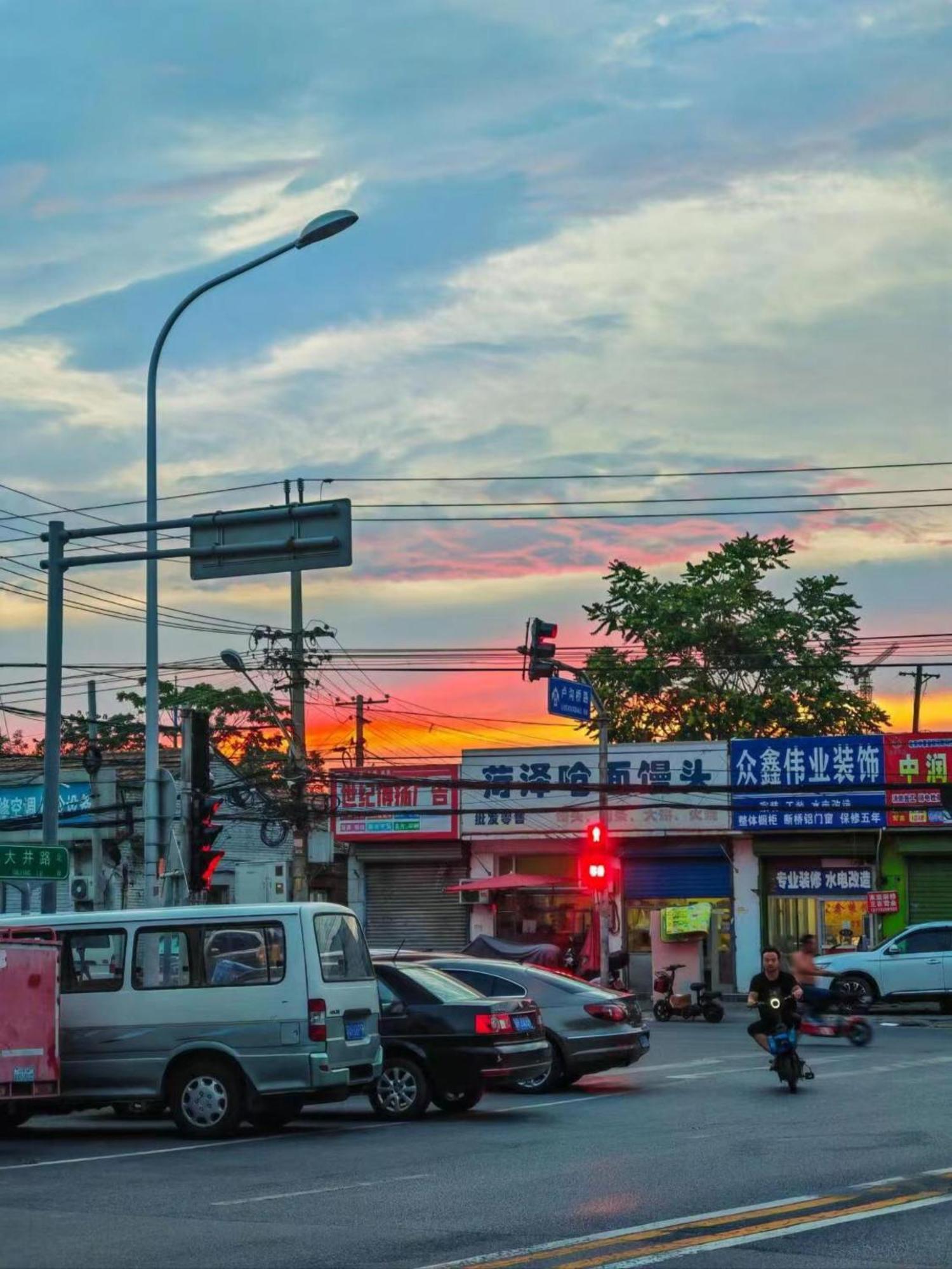 East Sacred Hotel ᴸᴱo---Foreign Accept---Tourism Service English-Speaking 丨 Near Tiananmen Forbidden City丨very Close To Metro Zhangzizhong And Beixinqiao 丨european Foot Ball English丨free Advance Tickets And Laundry Drying Service Coffee Snacks Beijing Exterior foto