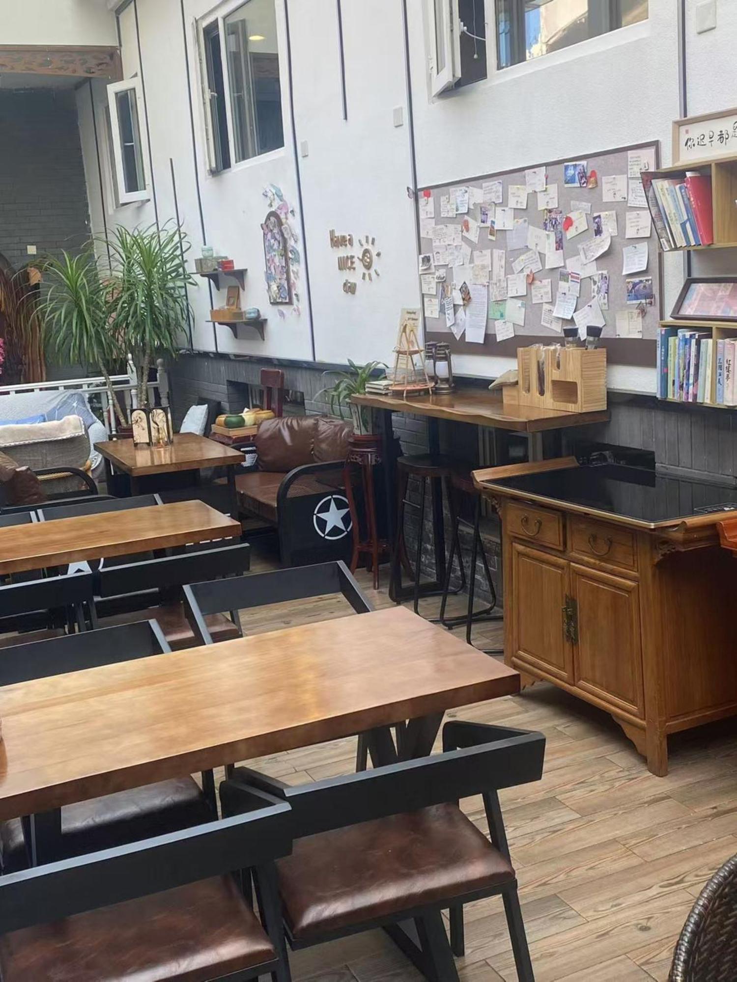 East Sacred Hotel ᴸᴱo---Foreign Accept---Tourism Service English-Speaking 丨 Near Tiananmen Forbidden City丨very Close To Metro Zhangzizhong And Beixinqiao 丨european Foot Ball English丨free Advance Tickets And Laundry Drying Service Coffee Snacks Beijing Exterior foto